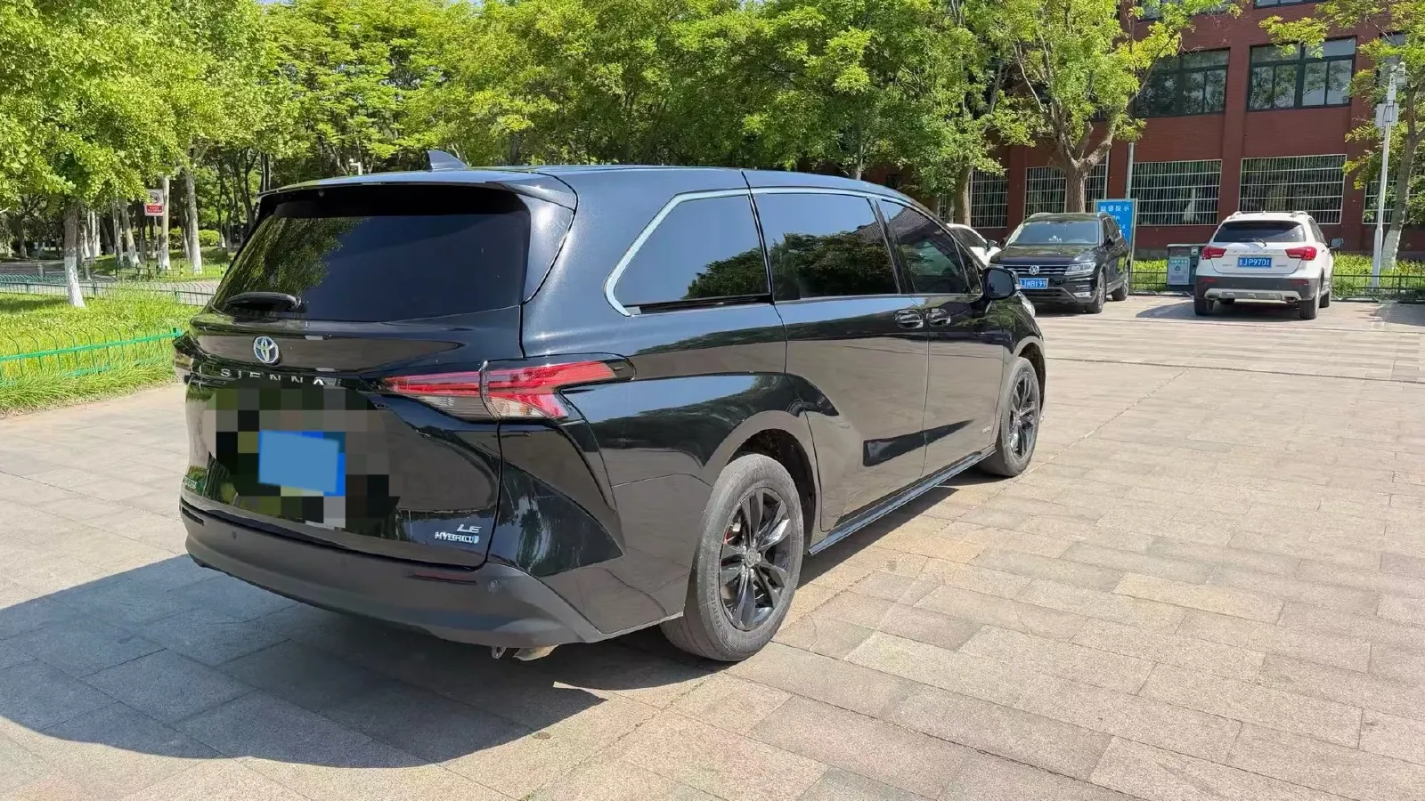 2023 Toyota Sienna 2.5L 189HP L4 E-CVT Hybrid,autocango,china used car exporter,china ev exporter,chinese used car exporter,chinese used ev exporter