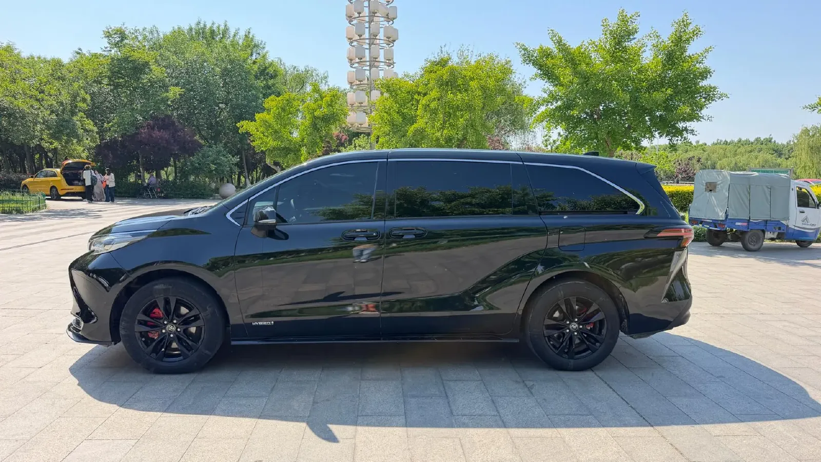 2023 Toyota Sienna 2.5L 189HP L4 E-CVT Hybrid,autocango,china used car exporter,china ev exporter,chinese used car exporter,chinese used ev exporter