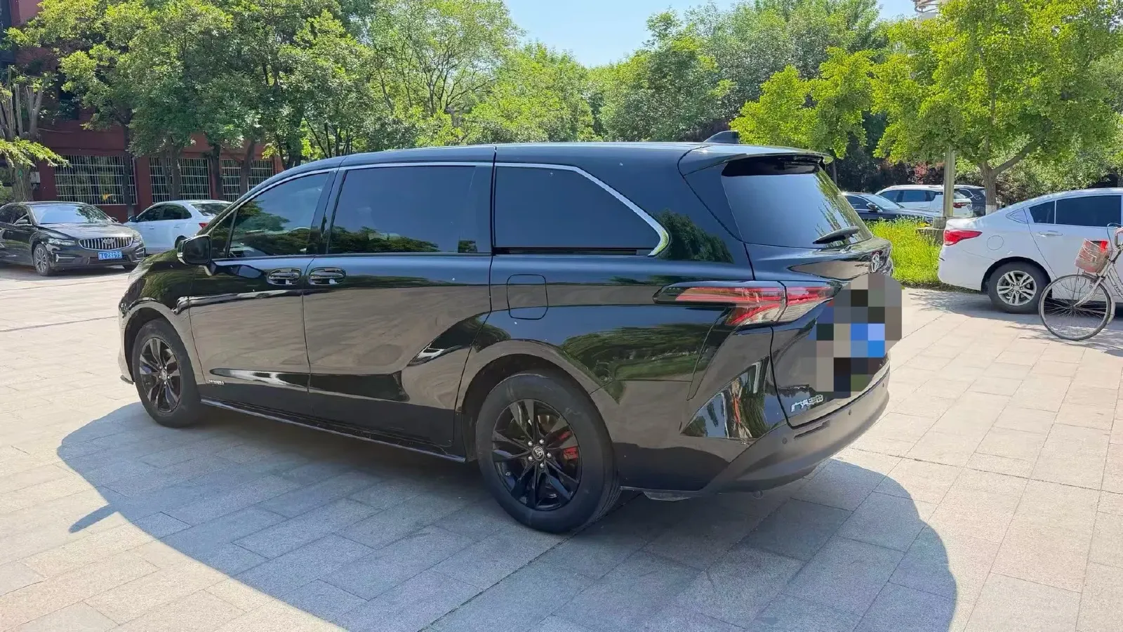 2023 Toyota Sienna 2.5L 189HP L4 E-CVT Hybrid,autocango,china used car exporter,china ev exporter,chinese used car exporter,chinese used ev exporter