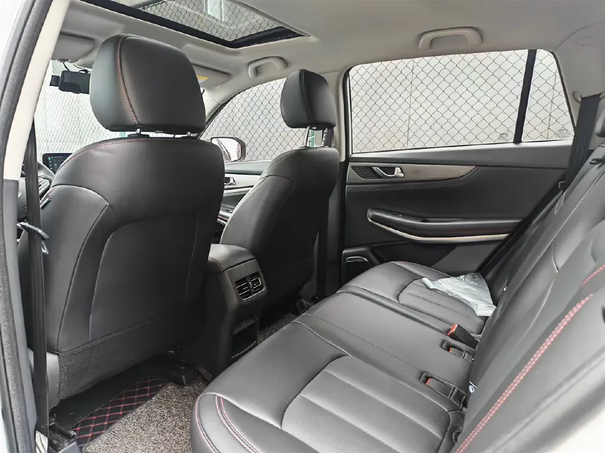 2022 ChangAn CS75 1.5T 180HP L4 7DCT,autocango,china used car exporter,china ev exporter,chinese used car exporter,chinese used ev exporter