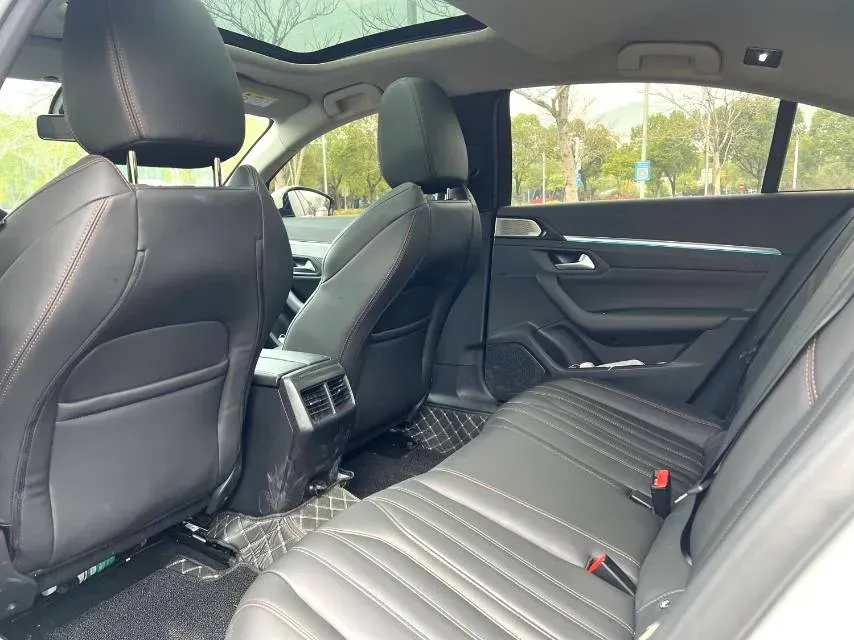 2022 Peugeot 508 1.6T 170HP L4 6AT,autocango,china used car exporter,china ev exporter,chinese used car exporter,chinese used ev exporter