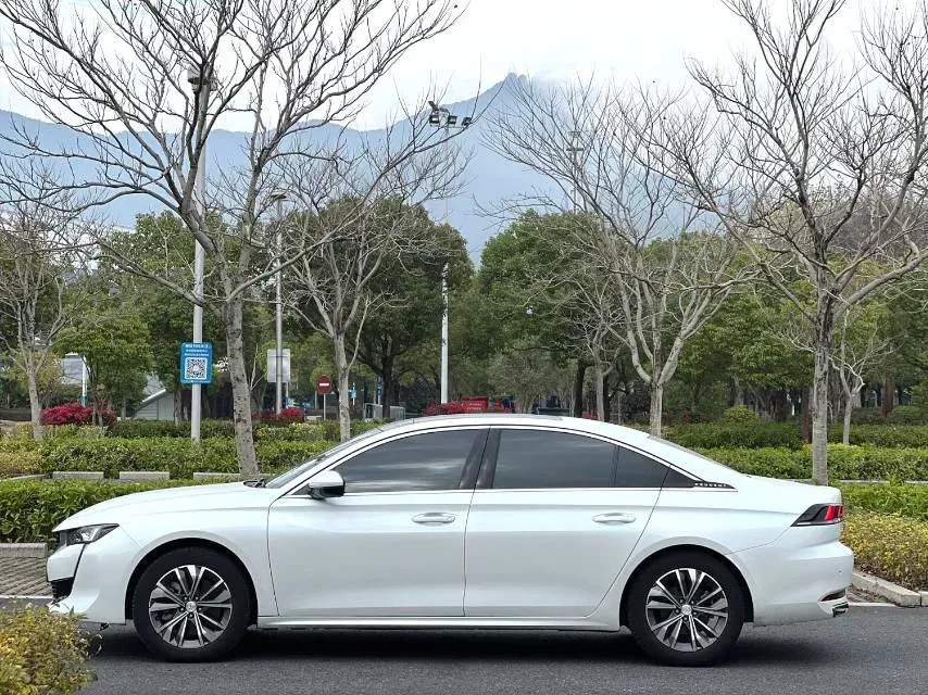 2022 Peugeot 508 1.6T 170HP L4 6AT,autocango,china used car exporter,china ev exporter,chinese used car exporter,chinese used ev exporter