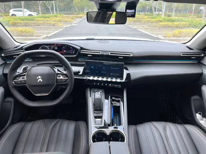 2022 Peugeot 508 1.6T 170HP L4 6AT,autocango,china used car exporter,china ev exporter,chinese used car exporter,chinese used ev exporter