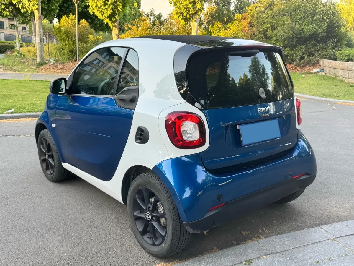 2015 Smart smart fortwo 1.0L 71HP L3 5AMT,autocango,china used car exporter,china ev exporter,chinese used car exporter,chinese used ev exporter