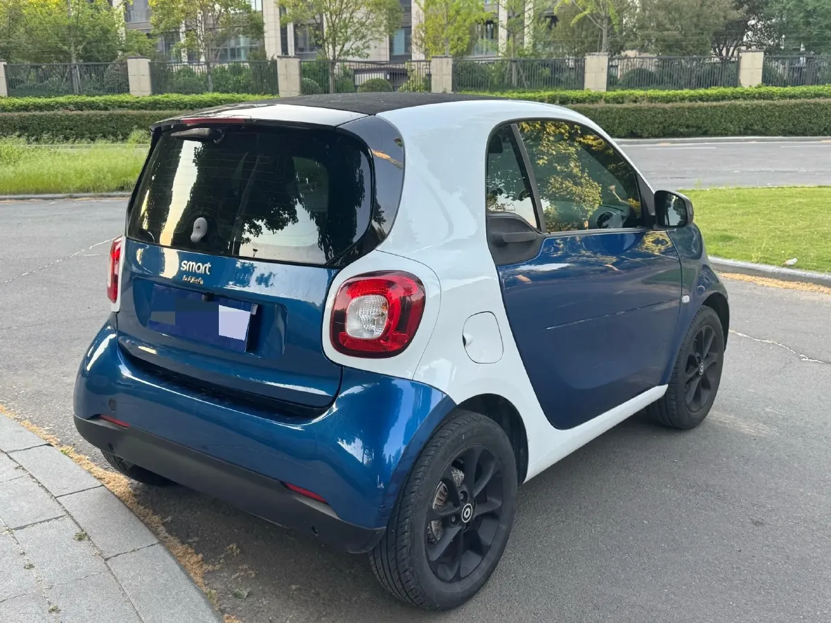 2015 Smart smart fortwo 1.0L 71HP L3 5AMT,autocango,china used car exporter,china ev exporter,chinese used car exporter,chinese used ev exporter