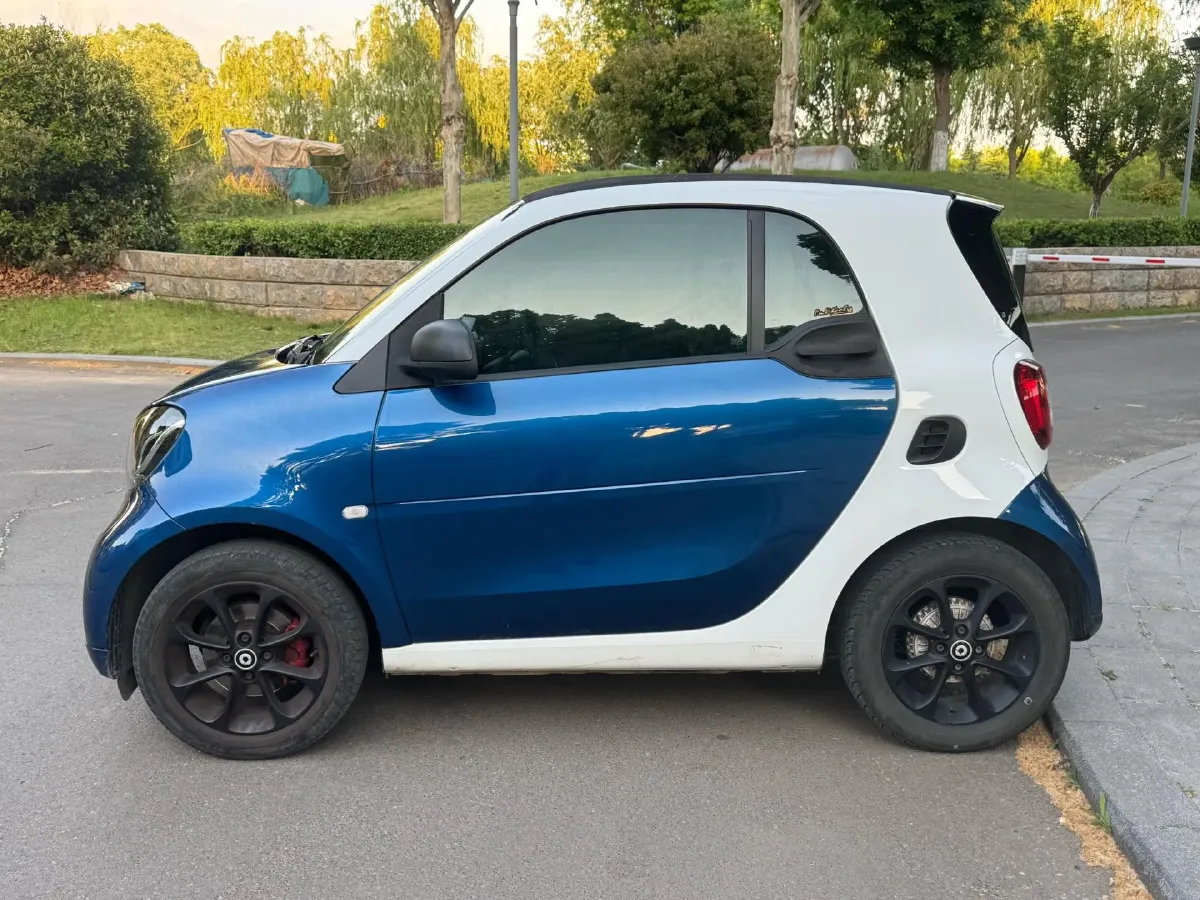 2015 Smart smart fortwo 1.0L 71HP L3 5AMT,autocango,china used car exporter,china ev exporter,chinese used car exporter,chinese used ev exporter