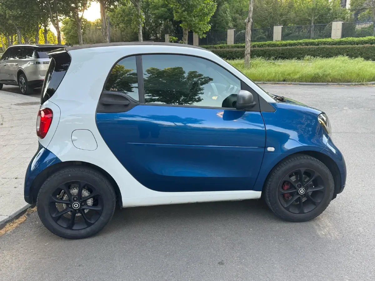 2015 Smart smart fortwo 1.0L 71HP L3 5AMT,autocango,china used car exporter,china ev exporter,chinese used car exporter,chinese used ev exporter