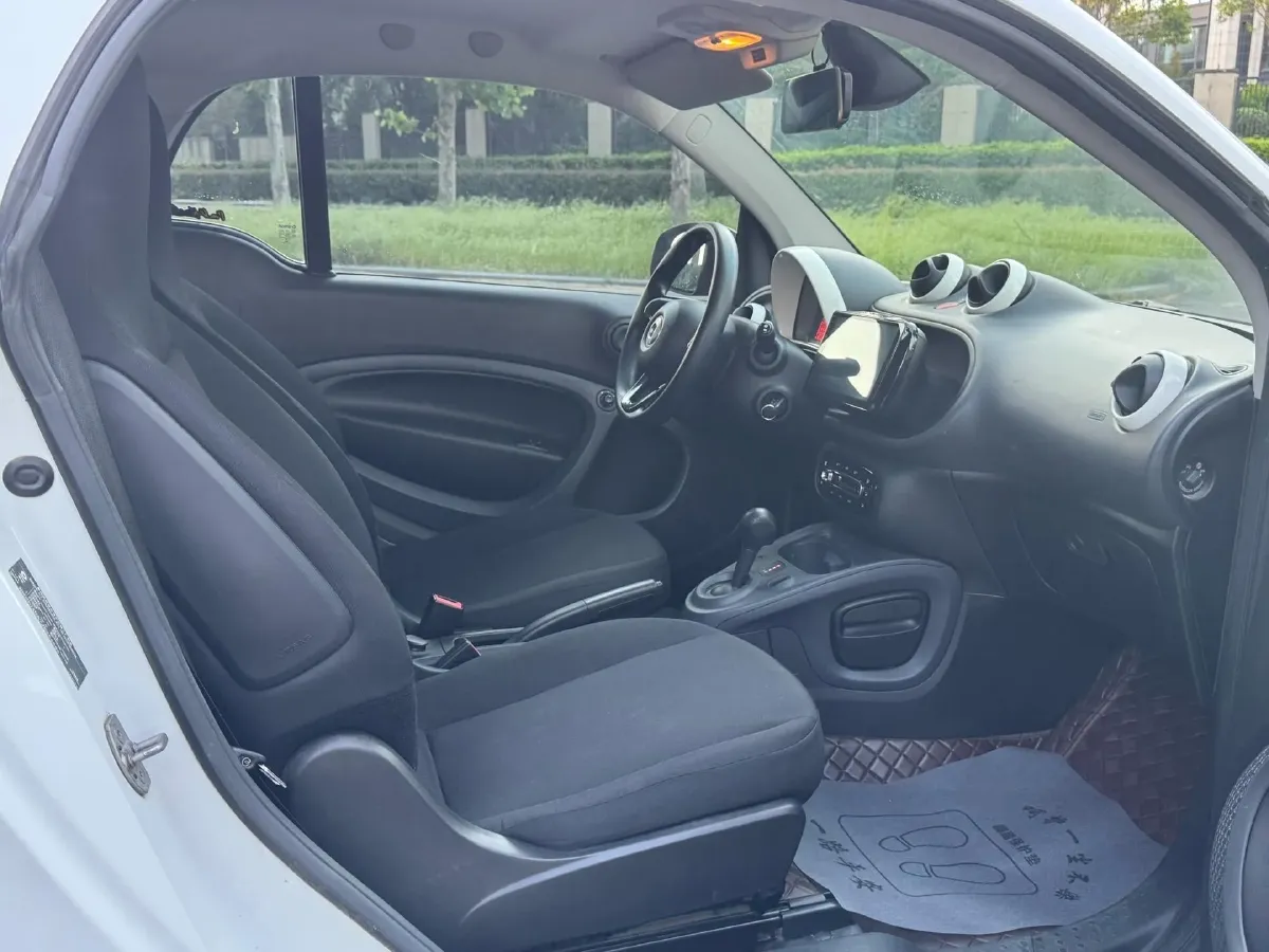 2015 Smart smart fortwo 1.0L 71HP L3 5AMT,autocango,china used car exporter,china ev exporter,chinese used car exporter,chinese used ev exporter