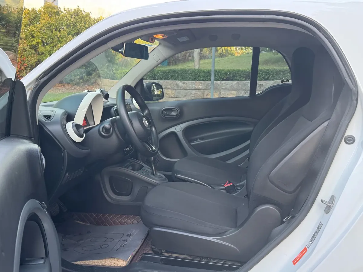 2015 Smart smart fortwo 1.0L 71HP L3 5AMT,autocango,china used car exporter,china ev exporter,chinese used car exporter,chinese used ev exporter