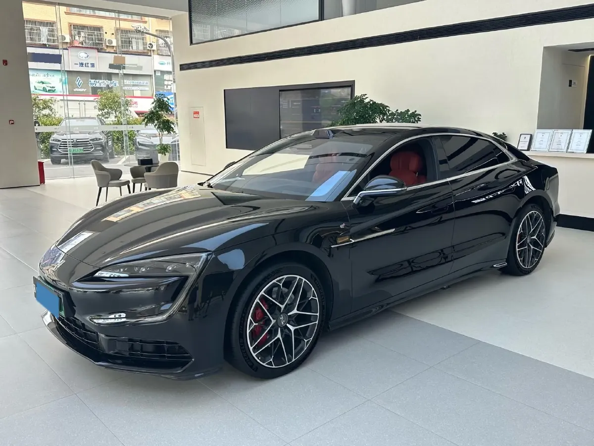 2025 YangWang U7 2.0T 245HP H4 E-CVT PHEV 52.4KWH,autocango,china used car exporter,china ev exporter,chinese used car exporter,chinese used ev exporter