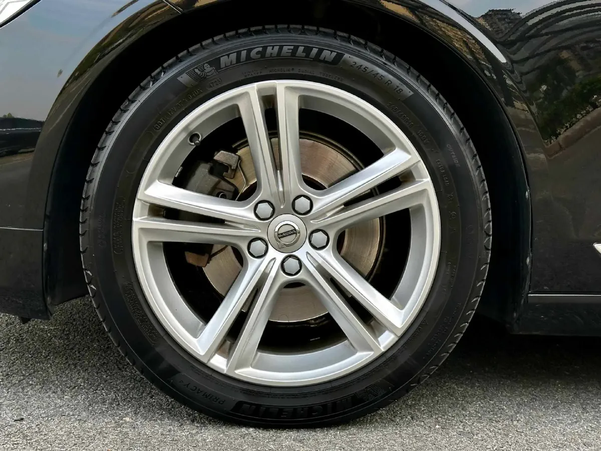 2019 Infiniti Q70 2.0T 211HP L4 7AT,autocango,china used car exporter,china ev exporter,chinese used car exporter,chinese used ev exporter