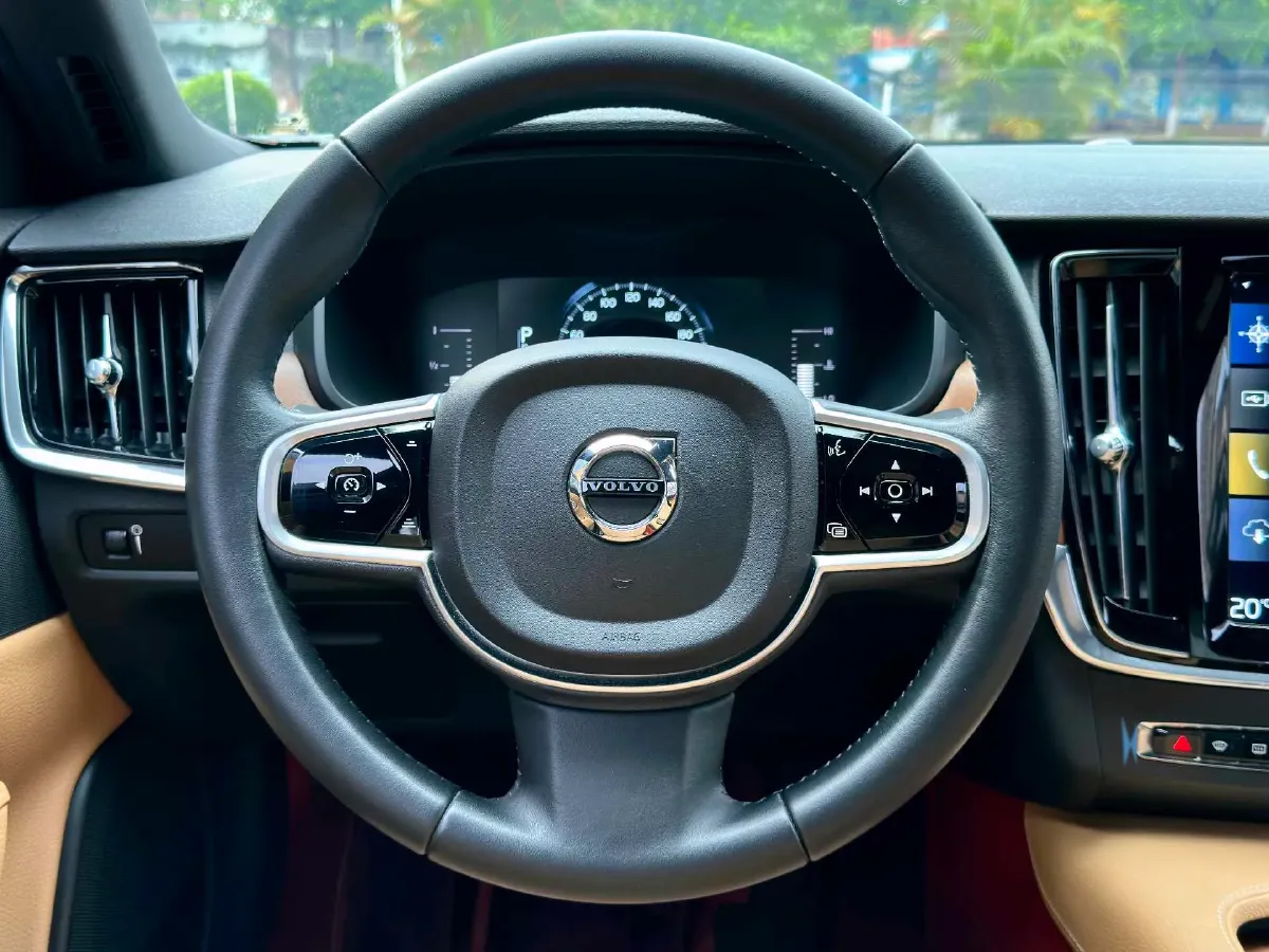 2019 Infiniti Q70 2.0T 211HP L4 7AT,autocango,china used car exporter,china ev exporter,chinese used car exporter,chinese used ev exporter