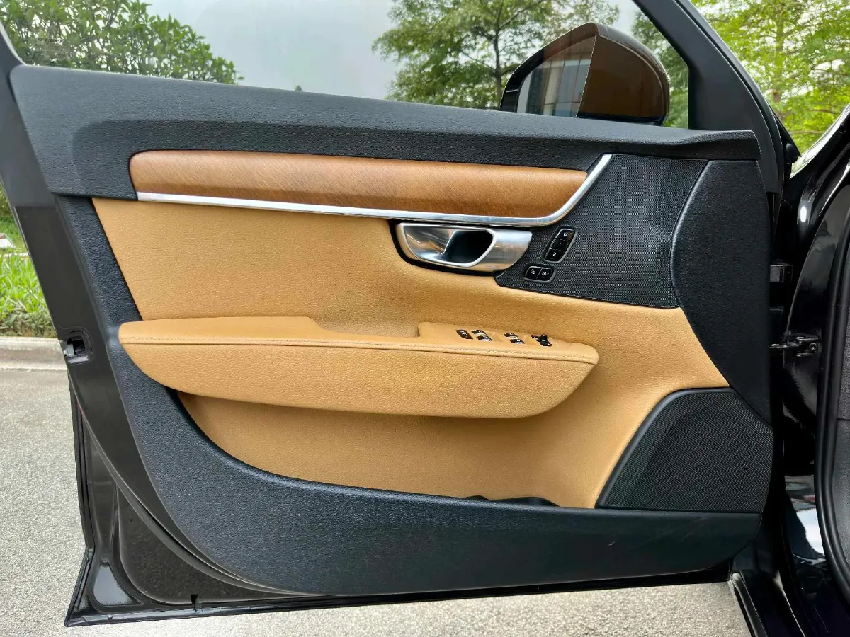 2019 Infiniti Q70 2.0T 211HP L4 7AT,autocango,china used car exporter,china ev exporter,chinese used car exporter,chinese used ev exporter