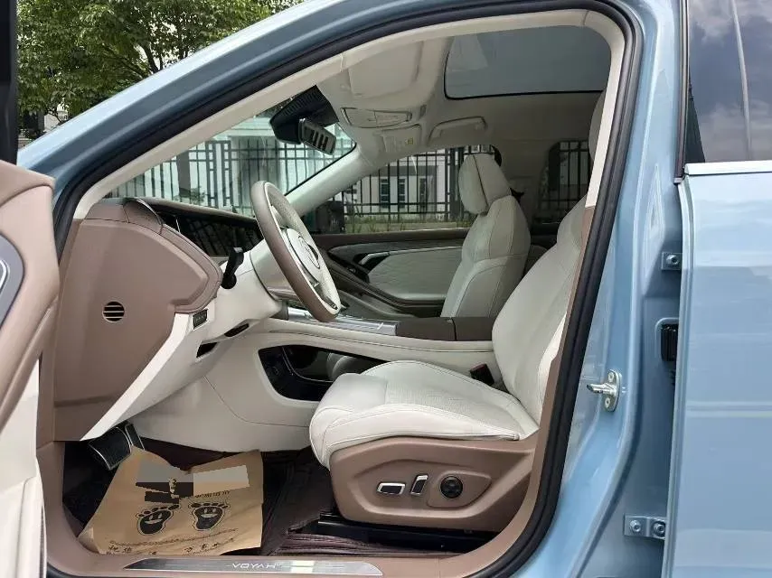 2021 Voyah FREE Range Extended 109HP REEV 33KWH,autocango,china used car exporter,china ev exporter,chinese used car exporter,chinese used ev exporter