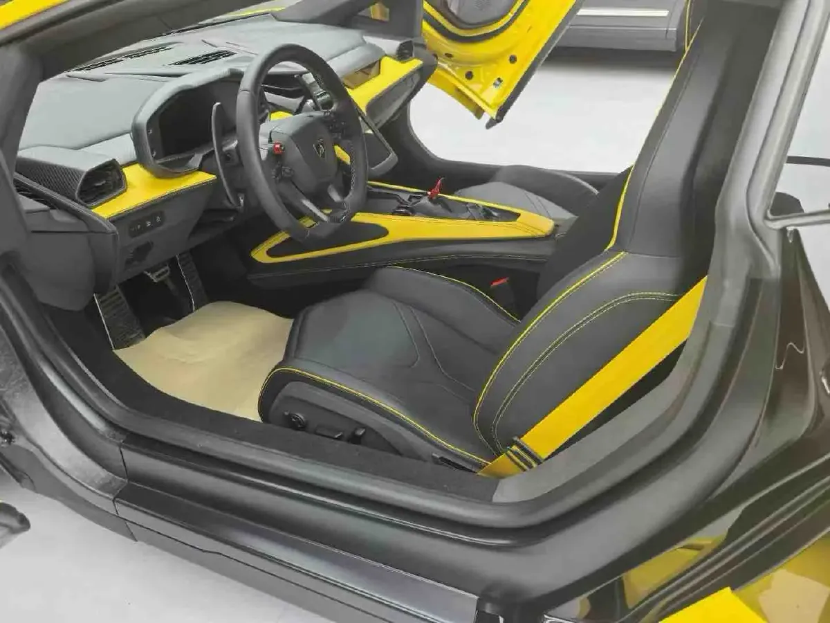 2023 Lamborghini Revuelto 6.5L 826HP V12 8DCT PHEV 3.8KWH,autocango,china used car exporter,china ev exporter,chinese used car exporter,chinese used ev exporter