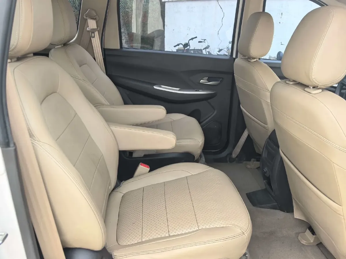 2021 Yema SiPaiKa 1.5L 109HP L4 5MT,autocango,china used car exporter,china ev exporter,chinese used car exporter,chinese used ev exporter