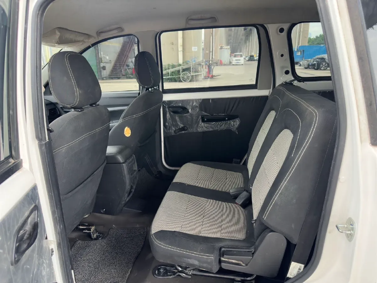 2023 WuLing RongGuang New Truck 1.5L 102HP L4 5MT,autocango,china used car exporter,china ev exporter,chinese used car exporter,chinese used ev exporter