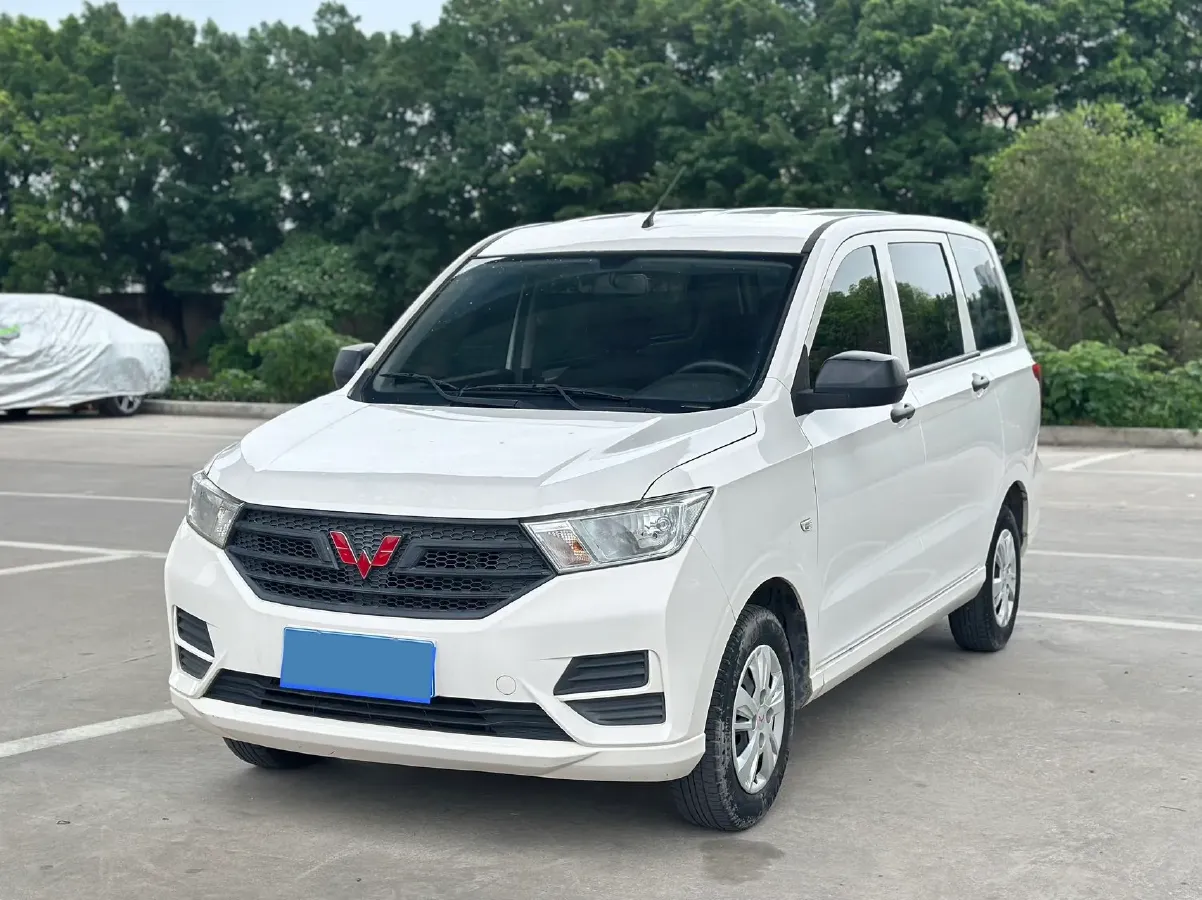 2023 WuLing RongGuang New Truck 1.5L 102HP L4 5MT,autocango,china used car exporter,china ev exporter,chinese used car exporter,chinese used ev exporter
