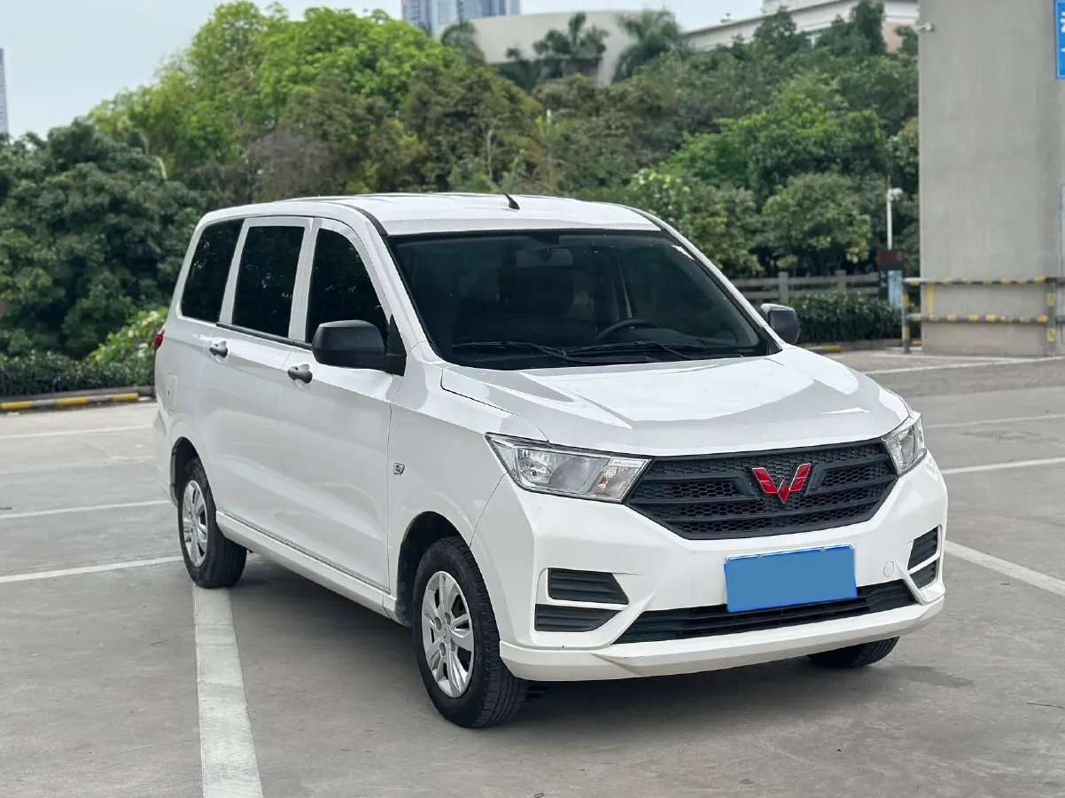 2023 WuLing RongGuang New Truck 1.5L 102HP L4 5MT,autocango,china used car exporter,china ev exporter,chinese used car exporter,chinese used ev exporter