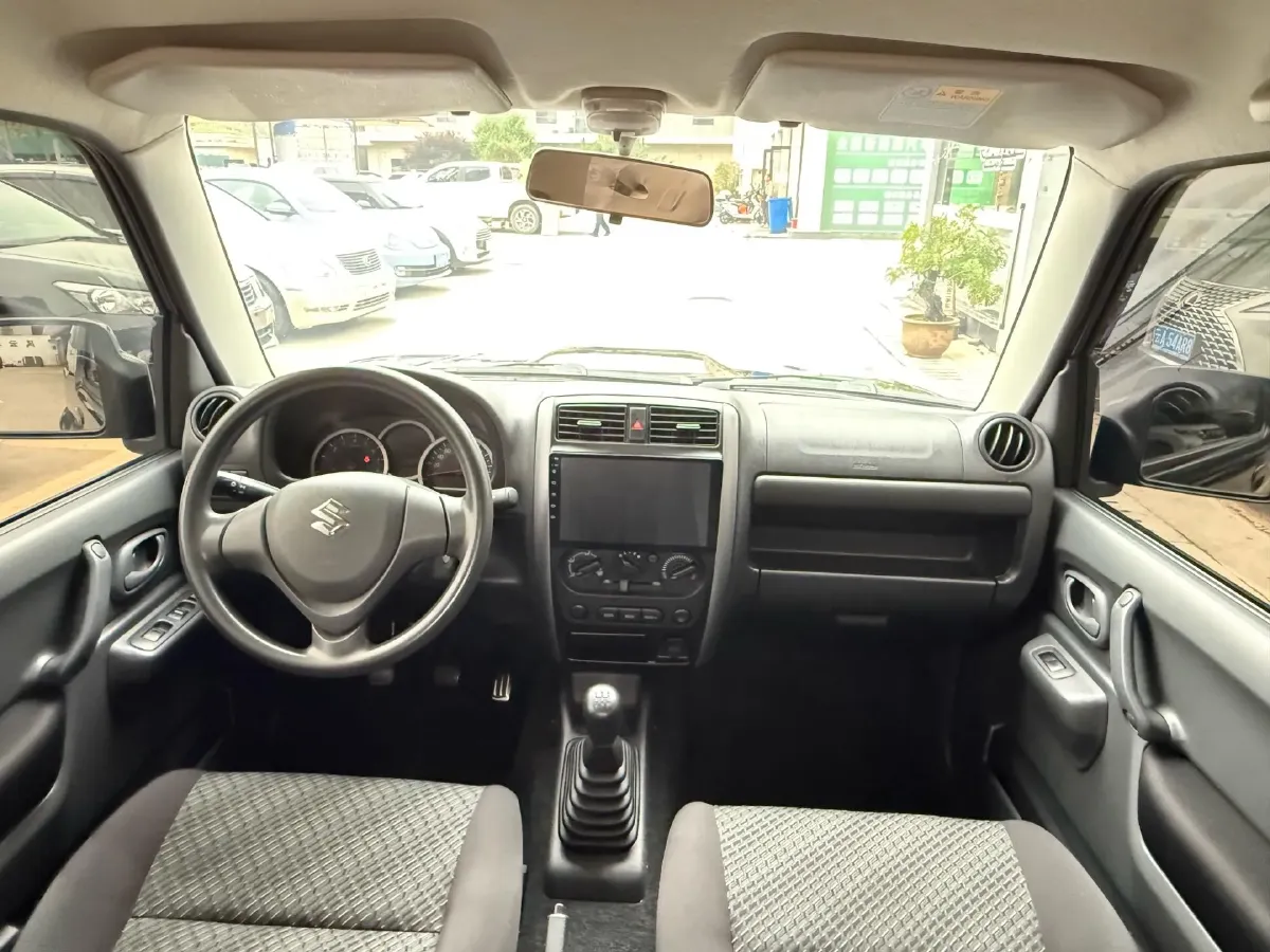 2015 Suzuki Jimny 1.3L 85HP L4 5MT,autocango,china used car exporter,china ev exporter,chinese used car exporter,chinese used ev exporter