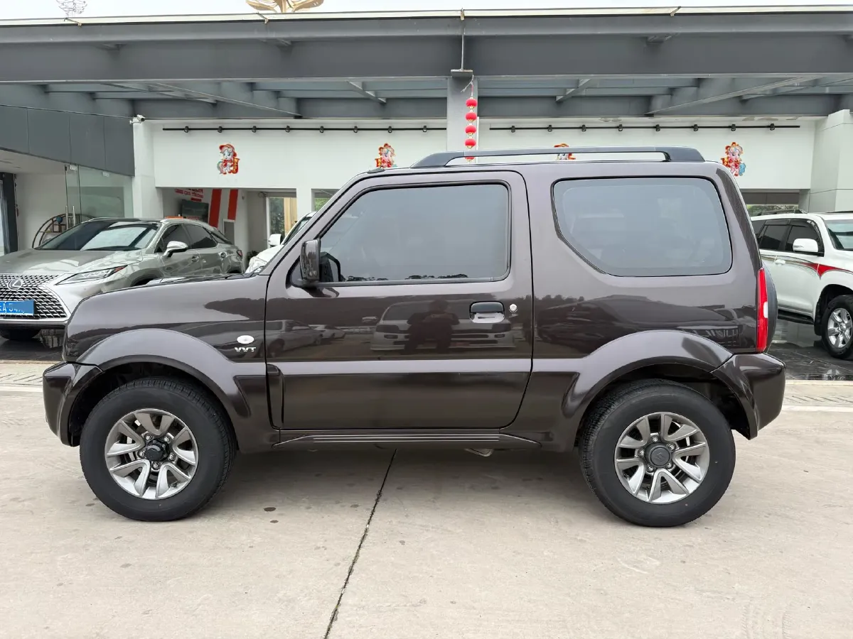 2015 Suzuki Jimny 1.3L 85HP L4 5MT,autocango,china used car exporter,china ev exporter,chinese used car exporter,chinese used ev exporter