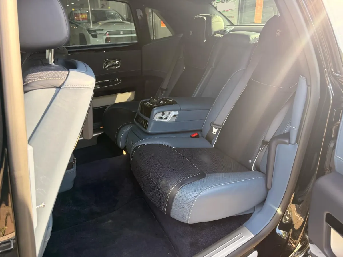 2018 Rolls-Royce Ghost 6.6T 571HP V12 8AT,autocango,china used car exporter,china ev exporter,chinese used car exporter,chinese used ev exporter