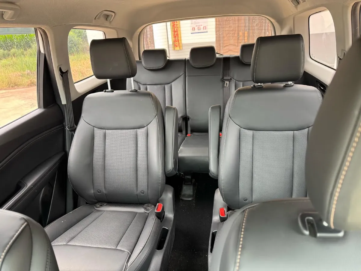 2022 WuLing JiaChen 1.5L 99HP L4 6MT,autocango,china used car exporter,china ev exporter,chinese used car exporter,chinese used ev exporter