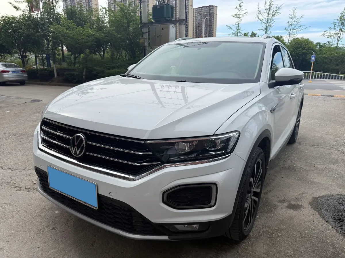 2022 Volkswagen T-Roc 1.4T 150HP L4 7DCT,autocango,china used car exporter,china ev exporter,chinese used car exporter,chinese used ev exporter