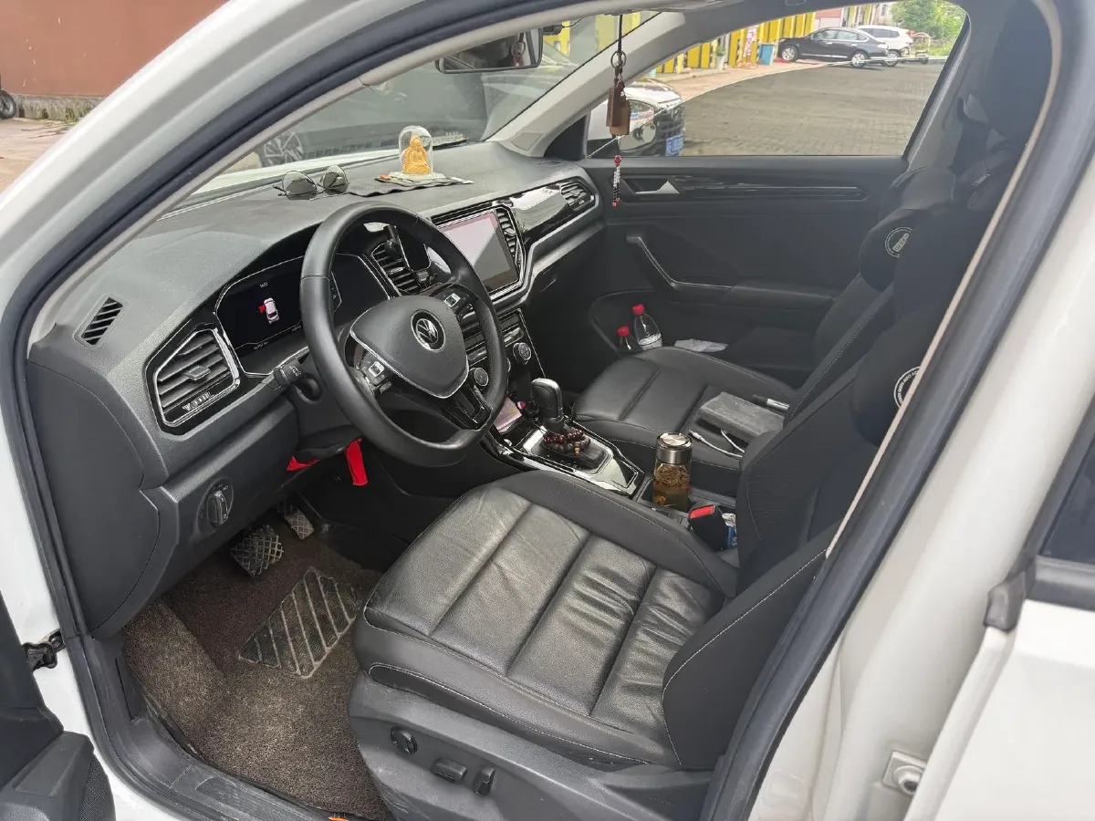 2022 Volkswagen T-Roc 1.4T 150HP L4 7DCT,autocango,china used car exporter,china ev exporter,chinese used car exporter,chinese used ev exporter