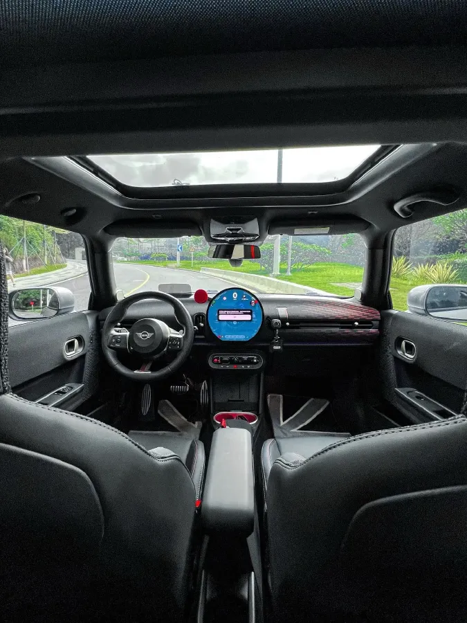 2025 MINI JCW 2.0T 231HP L4 7DCT,autocango,china used car exporter,china ev exporter,chinese used car exporter,chinese used ev exporter