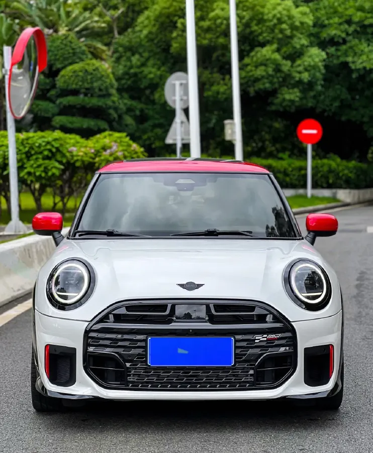 2025 MINI JCW 2.0T 231HP L4 7DCT,autocango,china used car exporter,china ev exporter,chinese used car exporter,chinese used ev exporter