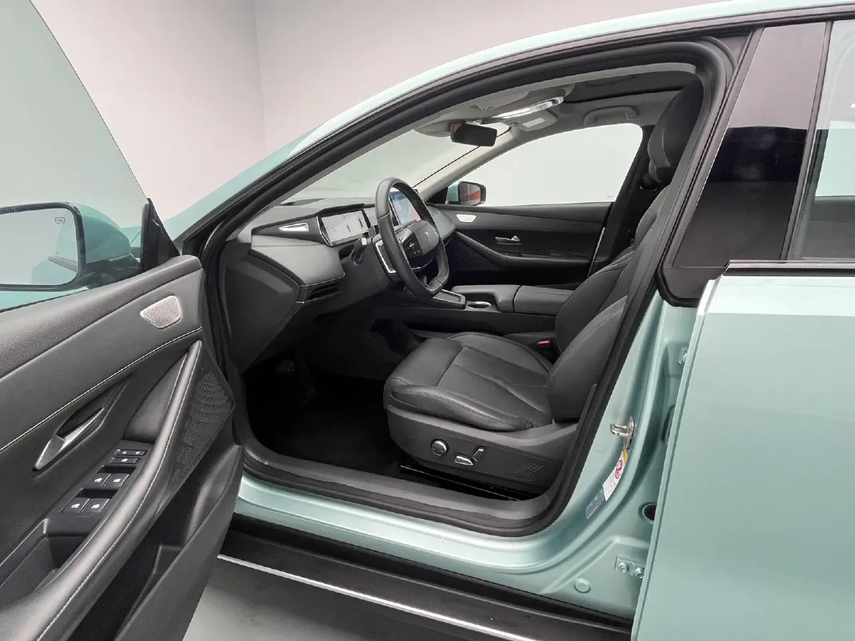 2022 DongFeng Forthing LingZhi EV BEV 68.4KWH,autocango,china used car exporter,china ev exporter,chinese used car exporter,chinese used ev exporter
