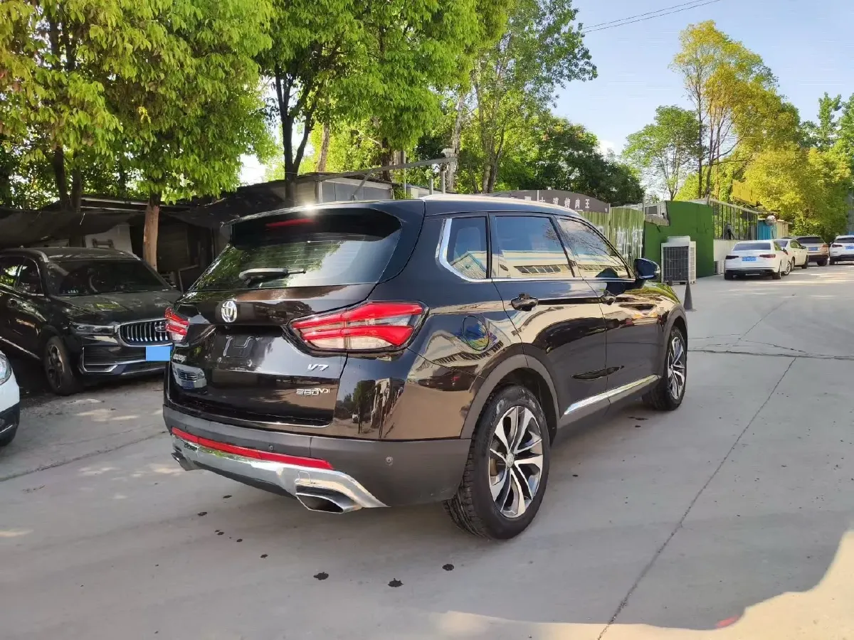 2018 Brilliance Auto V7 1.6T 204HP L4 7DCT,autocango,china used car exporter,china ev exporter,chinese used car exporter,chinese used ev exporter