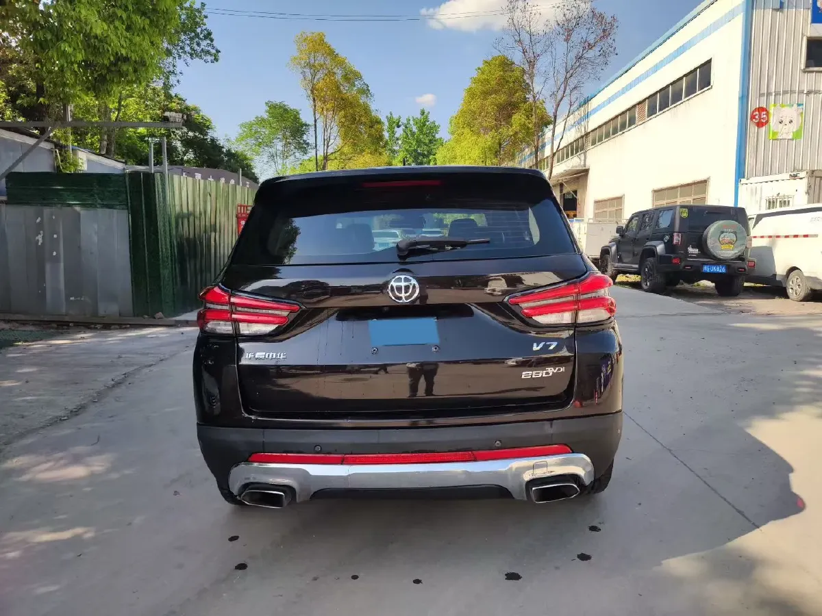 2018 Brilliance Auto V7 1.6T 204HP L4 7DCT,autocango,china used car exporter,china ev exporter,chinese used car exporter,chinese used ev exporter