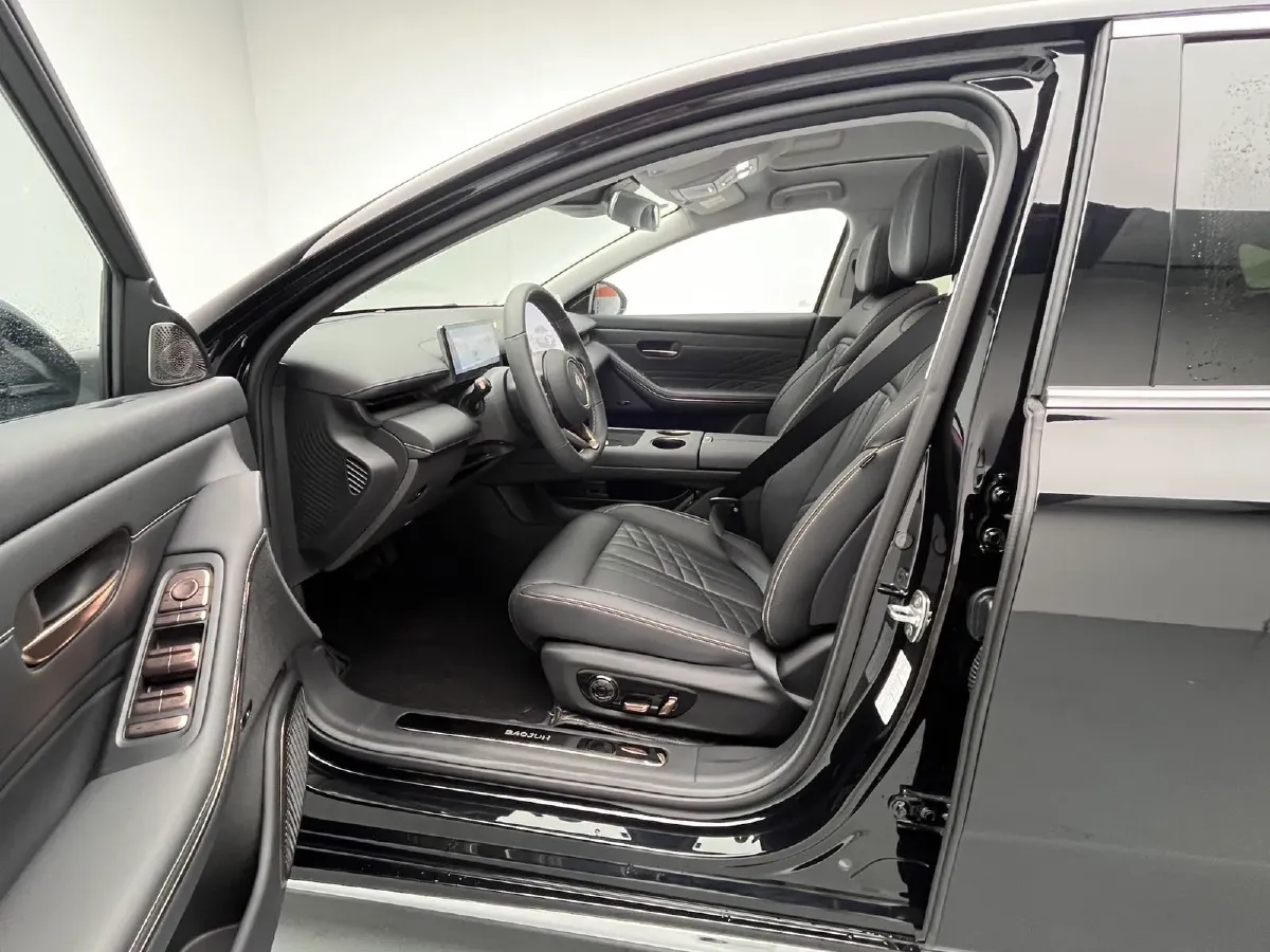 2025 BaoJun XiangJing 1.5T 143HP L4 1DHT PHEV,autocango,china used car exporter,china ev exporter,chinese used car exporter,chinese used ev exporter