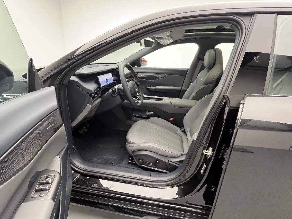 2024 LYNK&CO 07 EM-P 1.5T 163HP L4 3DHT PHEV 18.99KWH,autocango,china used car exporter,china ev exporter,chinese used car exporter,chinese used ev exporter