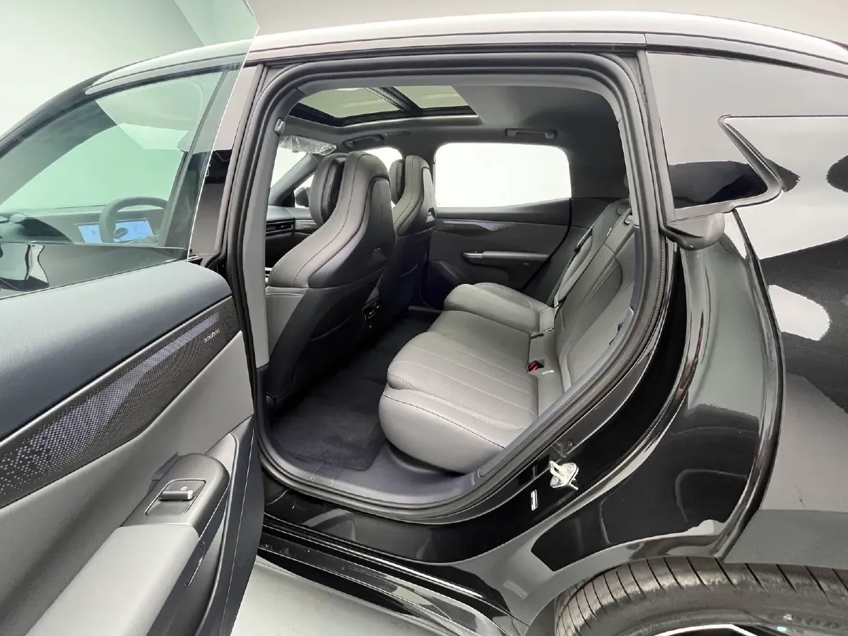 2024 LYNK&CO 07 EM-P 1.5T 163HP L4 3DHT PHEV 18.99KWH,autocango,china used car exporter,china ev exporter,chinese used car exporter,chinese used ev exporter