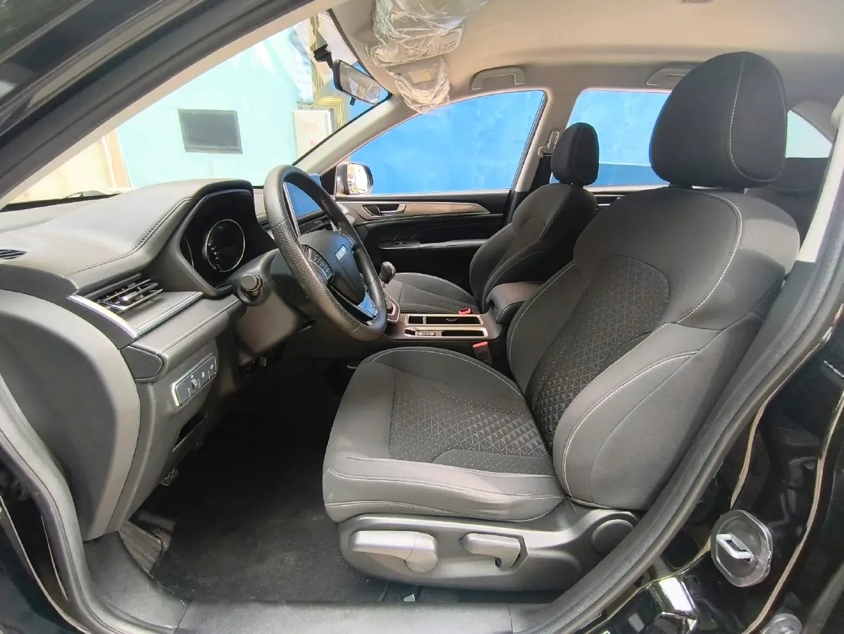 2021 Haval M6 1.5T 150HP L4 6MT,autocango,china used car exporter,china ev exporter,chinese used car exporter,chinese used ev exporter