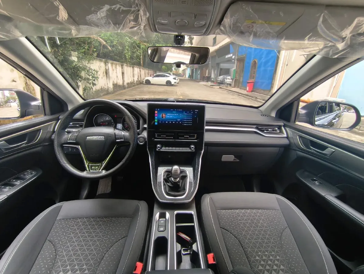 2021 Haval M6 1.5T 150HP L4 6MT,autocango,china used car exporter,china ev exporter,chinese used car exporter,chinese used ev exporter