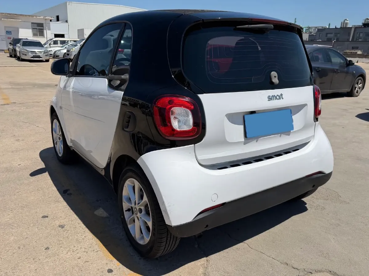 2015 Smart smart fortwo 1.0L 71HP L3 5AMT,autocango,china used car exporter,china ev exporter,chinese used car exporter,chinese used ev exporter