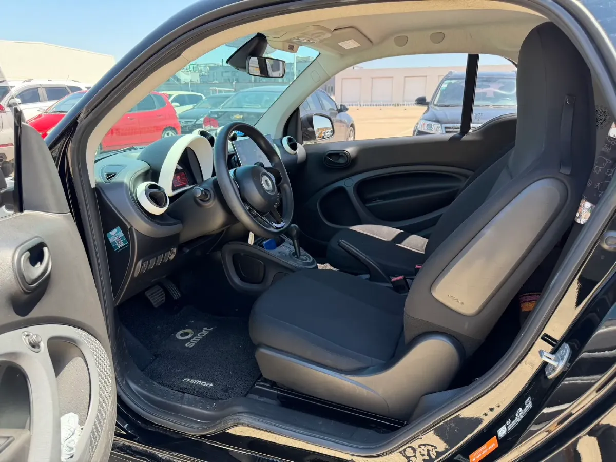 2015 Smart smart fortwo 1.0L 71HP L3 5AMT,autocango,china used car exporter,china ev exporter,chinese used car exporter,chinese used ev exporter