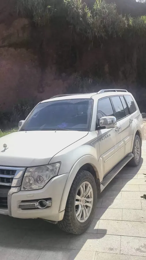 2018 Mitsubishi Pajero 3.0L 174HP V6 5AT,autocango,china used car exporter,china ev exporter,chinese used car exporter,chinese used ev exporter