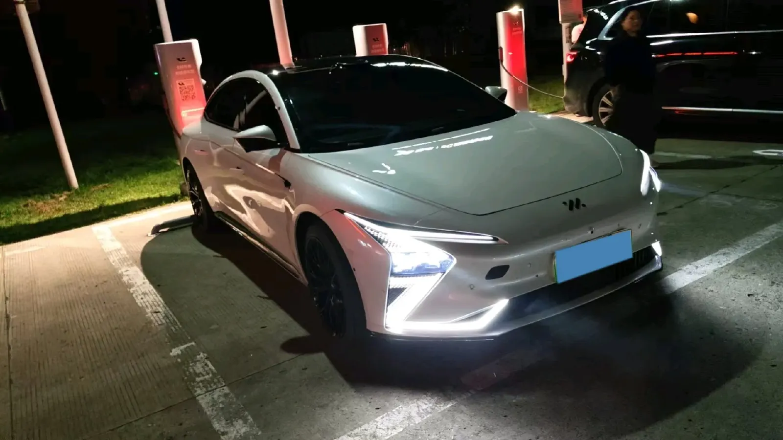 2022 IM L7 BEV 90KWH,autocango,china used car exporter,china ev exporter,chinese used car exporter,chinese used ev exporter