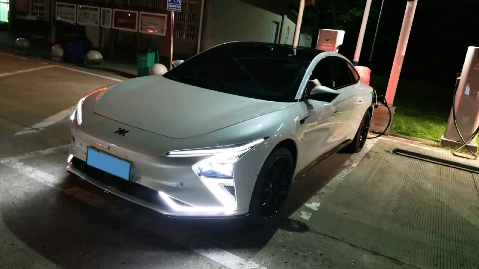 2022 IM L7 BEV 90KWH,autocango,china used car exporter,china ev exporter,chinese used car exporter,chinese used ev exporter