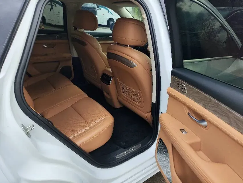 2022 JMC YuHu 7 2.0T 141HP L4 8AT,autocango,china used car exporter,china ev exporter,chinese used car exporter,chinese used ev exporter