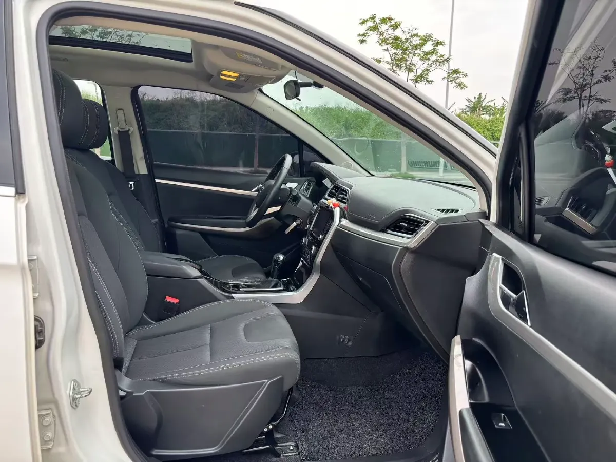 2018 HaiMa S5 Young Edition 1.6L 122HP L4 CVT,autocango,china used car exporter,china ev exporter,chinese used car exporter,chinese used ev exporter