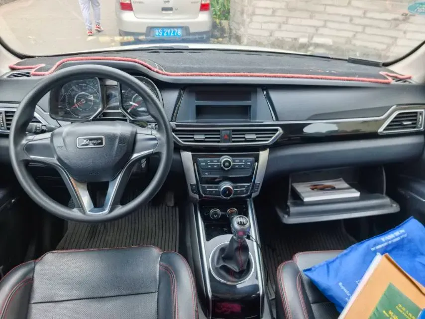 2017 Zotye Damy X5 1.6L 116HP L4 5MT,autocango,china used car exporter,china ev exporter,chinese used car exporter,chinese used ev exporter