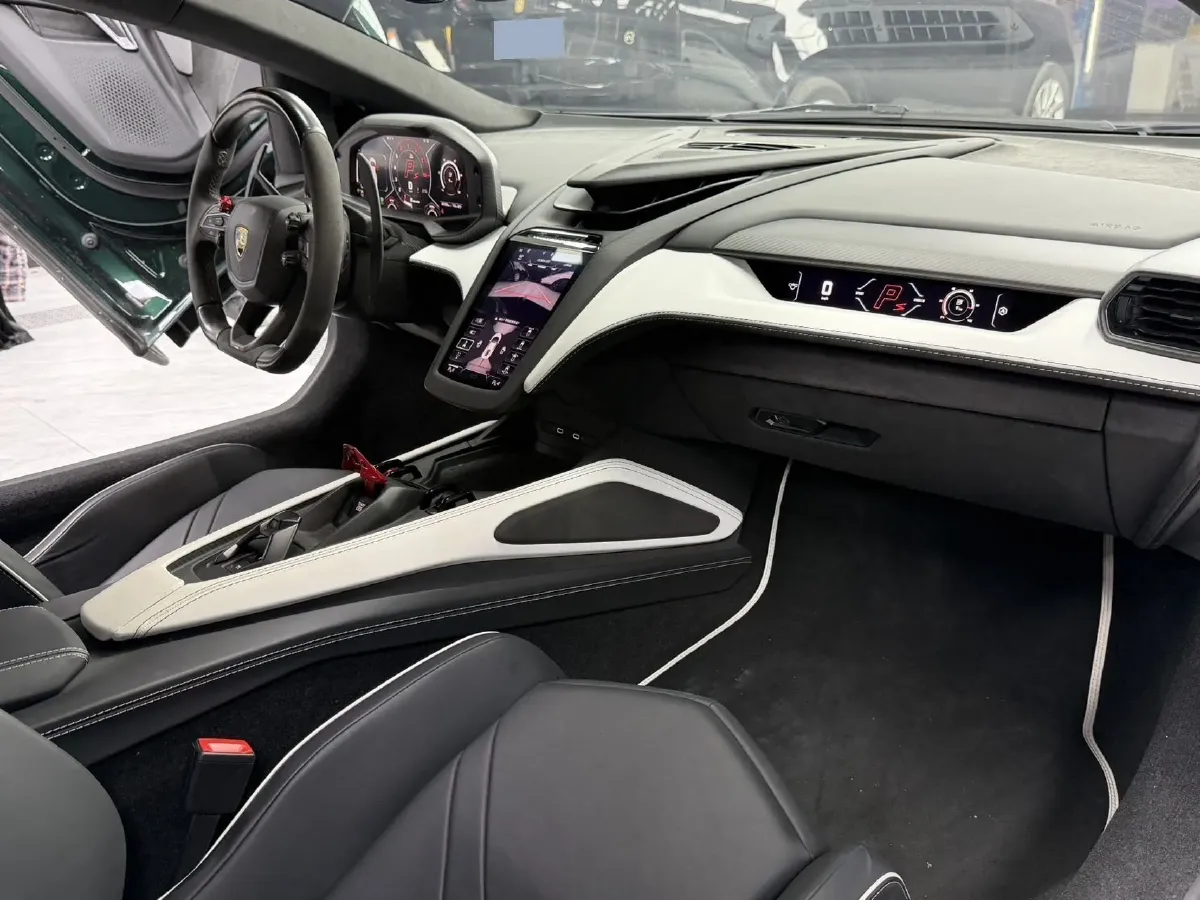 2023 Lamborghini Revuelto 6.5L 826HP V12 8DCT PHEV 3.8KWH,autocango,china used car exporter,china ev exporter,chinese used car exporter,chinese used ev exporter