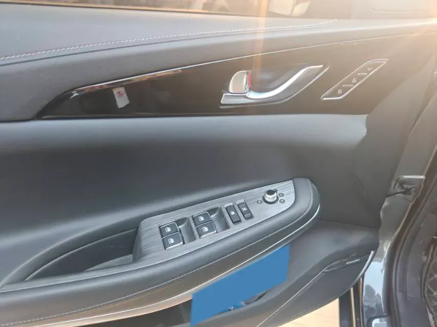 2022 ChangAn Raeton CC 1.5T 188HP L4 7DCT,autocango,china used car exporter,china ev exporter,chinese used car exporter,chinese used ev exporter
