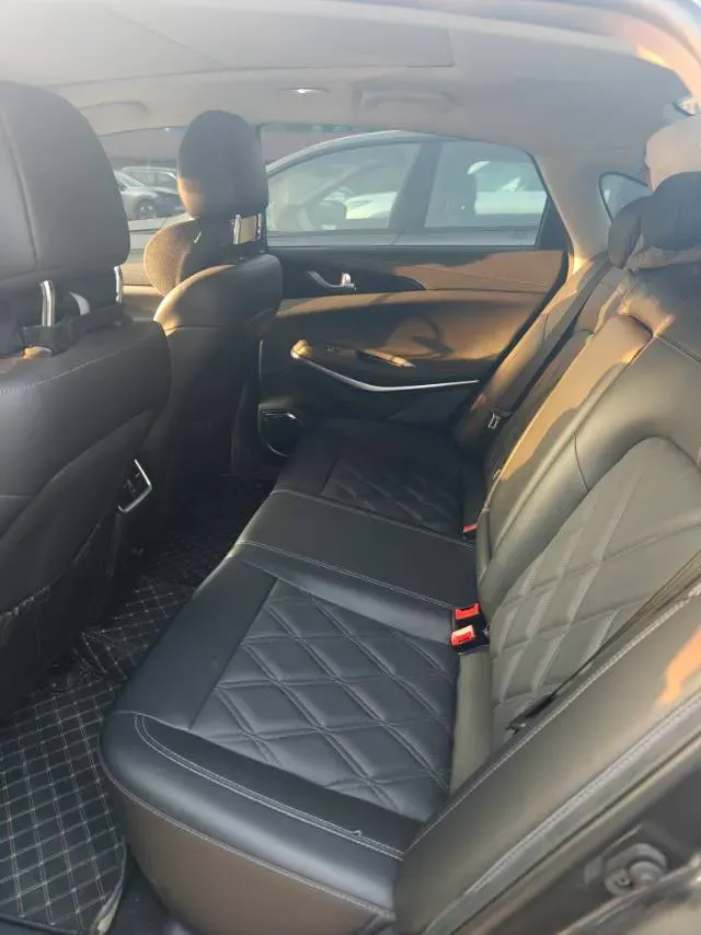 2022 ChangAn Raeton CC 1.5T 188HP L4 7DCT,autocango,china used car exporter,china ev exporter,chinese used car exporter,chinese used ev exporter